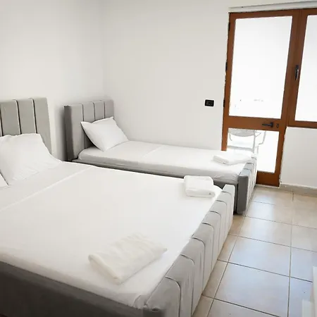 Restaurant Gjakova 호텔